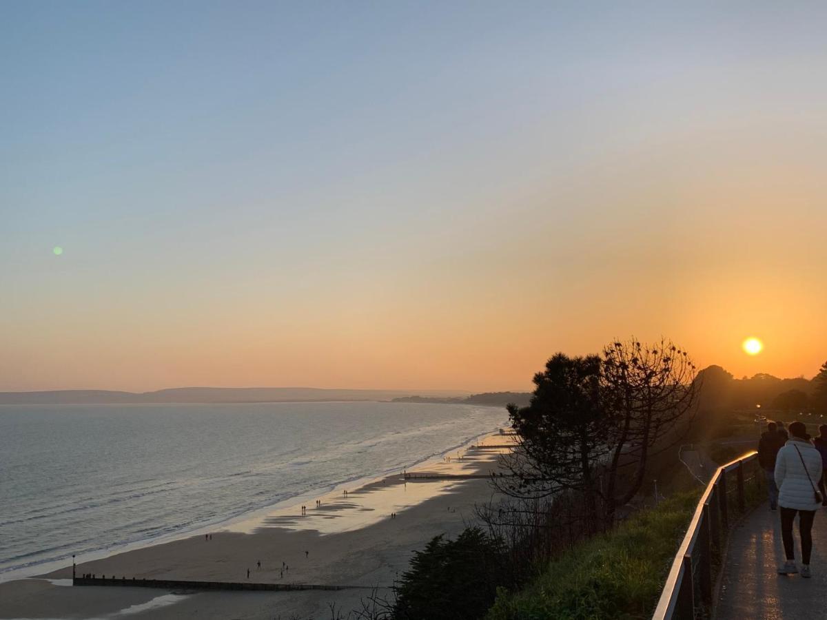 Bournemouth Beachfront Retreat 3 Bedroom 3 Bathroom Seaside B&B With Free Parking Exteriör bild