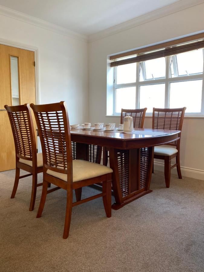 Bournemouth Beachfront Retreat 3 Bedroom 3 Bathroom Seaside B&B With Free Parking Exteriör bild