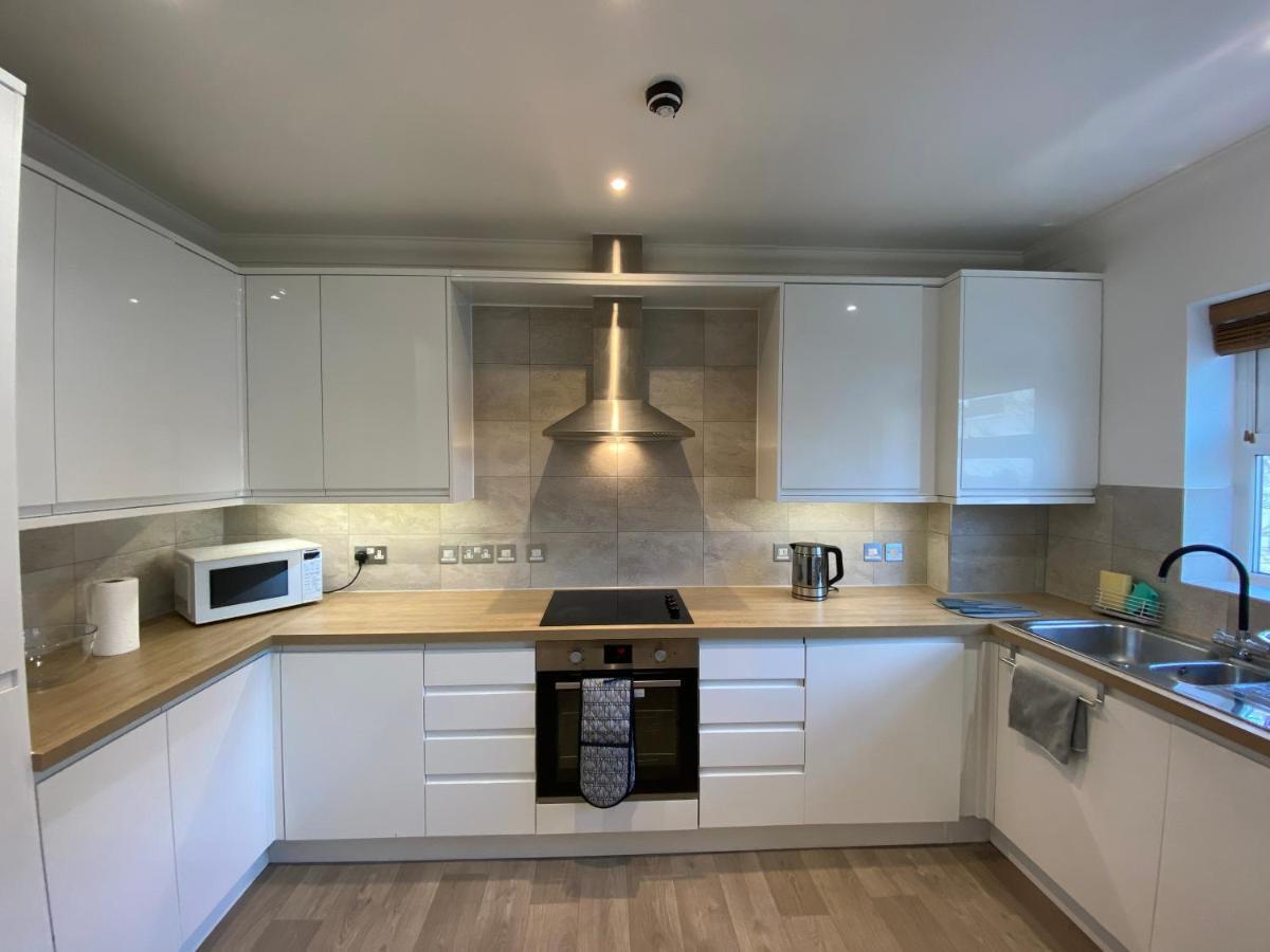 Bournemouth Beachfront Retreat 3 Bedroom 3 Bathroom Seaside B&B With Free Parking Exteriör bild
