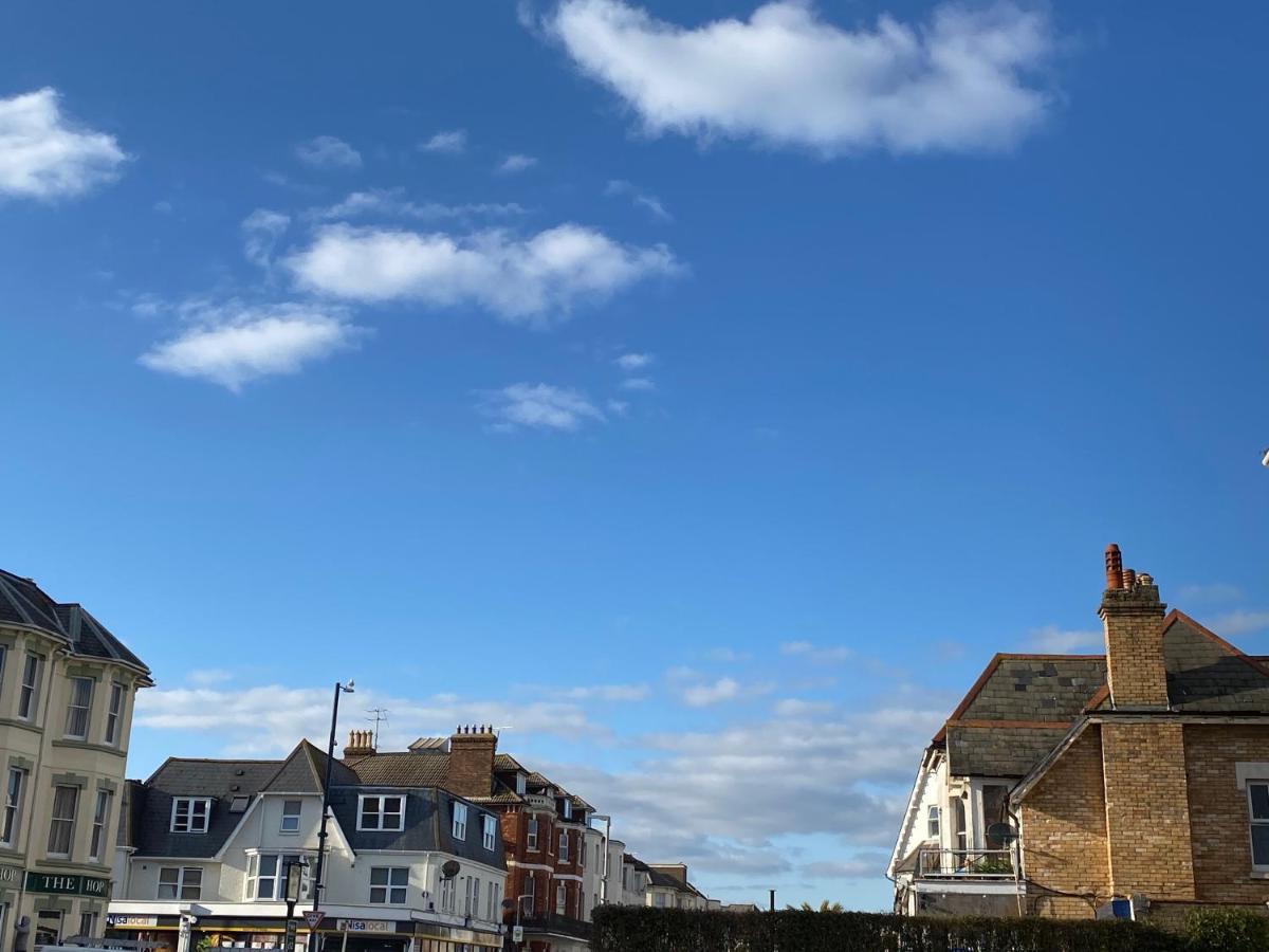Bournemouth Beachfront Retreat 3 Bedroom 3 Bathroom Seaside B&B With Free Parking Exteriör bild