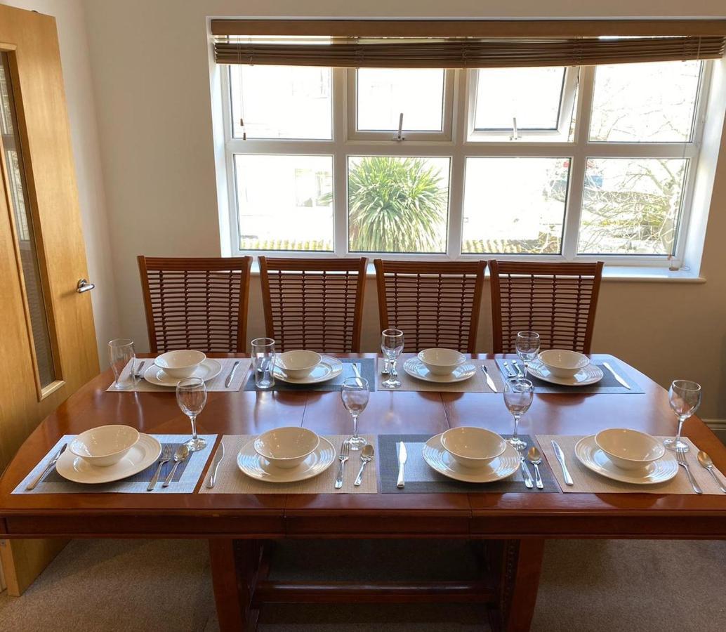 Bournemouth Beachfront Retreat 3 Bedroom 3 Bathroom Seaside B&B With Free Parking Exteriör bild