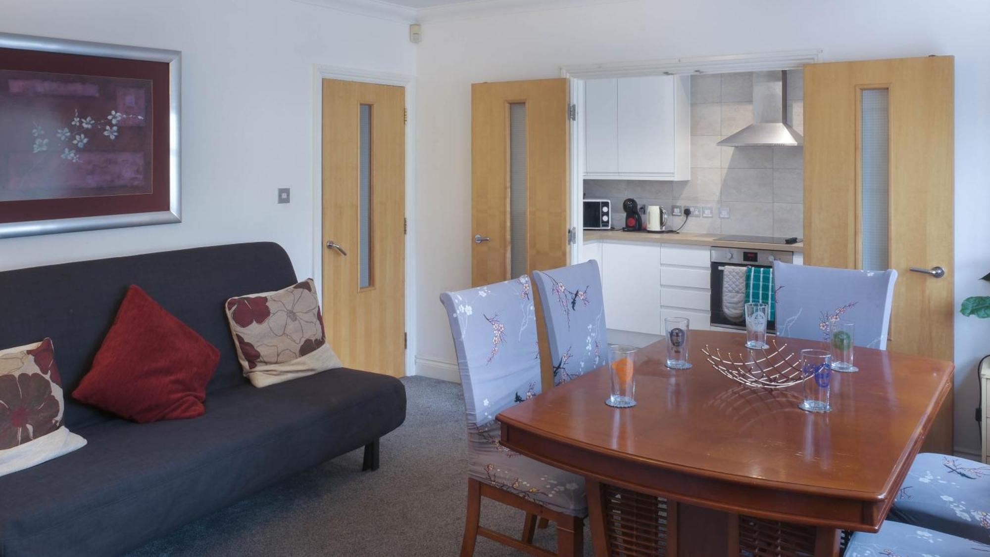 Bournemouth Beachfront Retreat 3 Bedroom 3 Bathroom Seaside B&B With Free Parking Exteriör bild