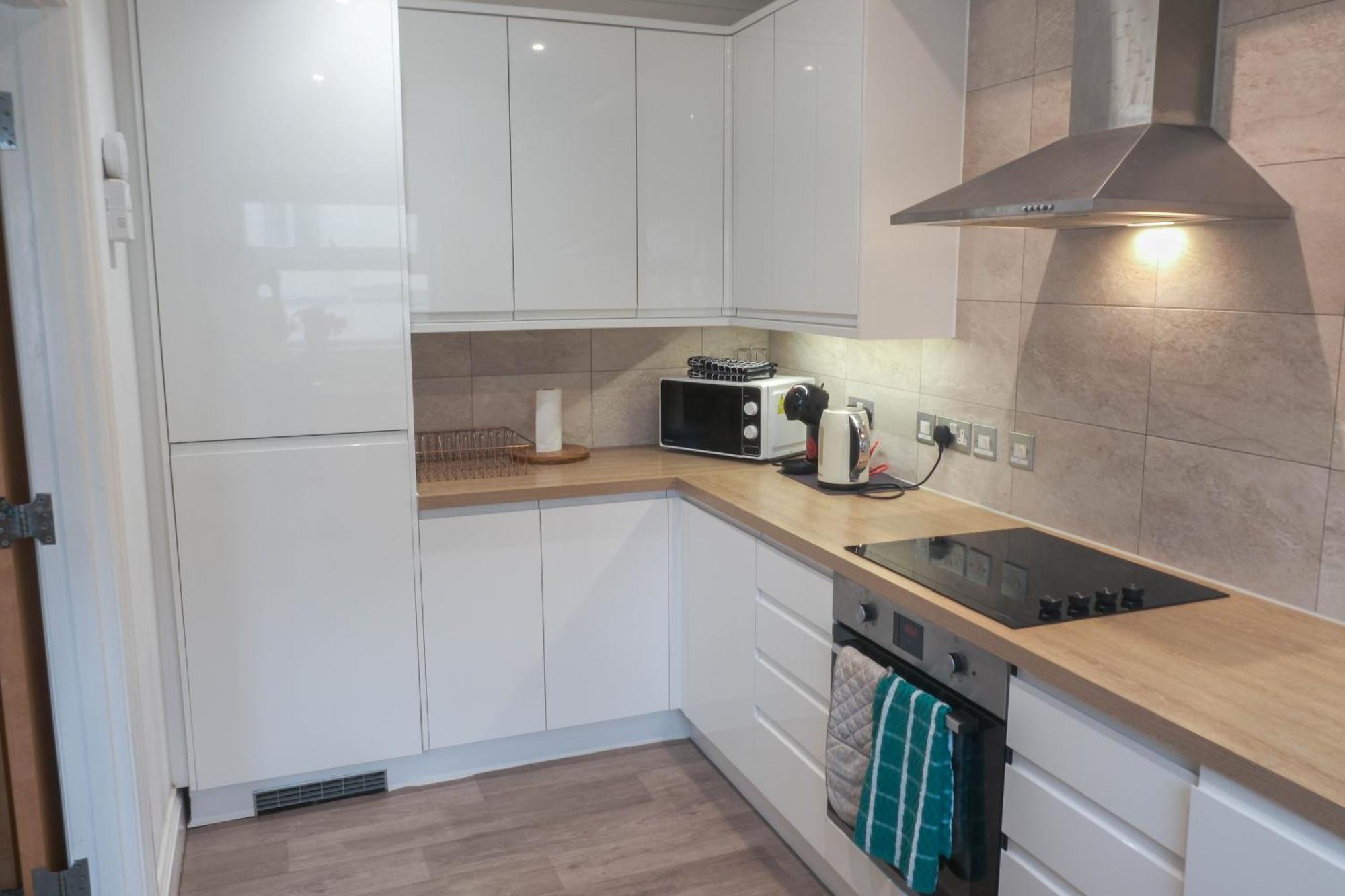 Bournemouth Beachfront Retreat 3 Bedroom 3 Bathroom Seaside B&B With Free Parking Exteriör bild