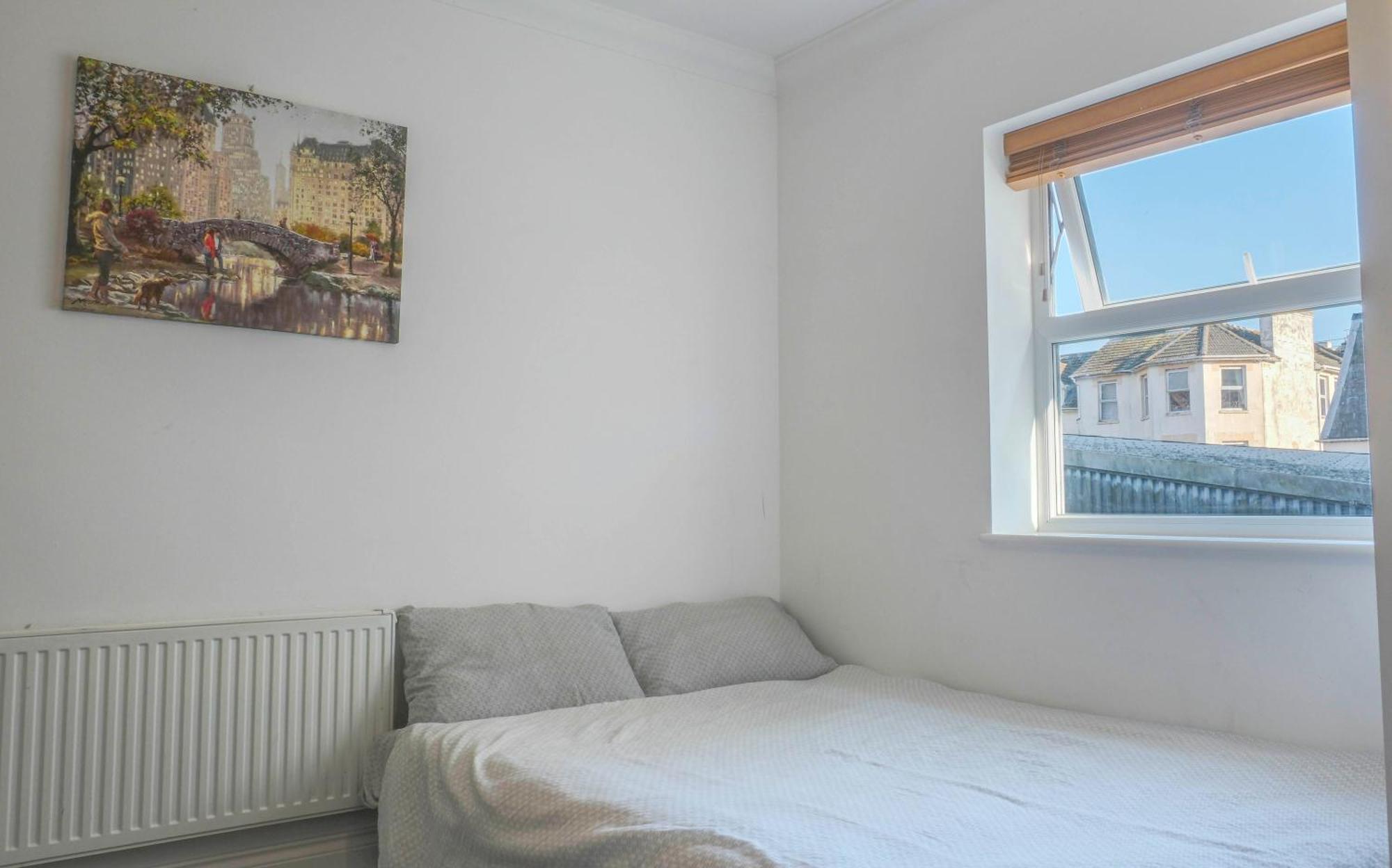 Bournemouth Beachfront Retreat 3 Bedroom 3 Bathroom Seaside B&B With Free Parking Exteriör bild