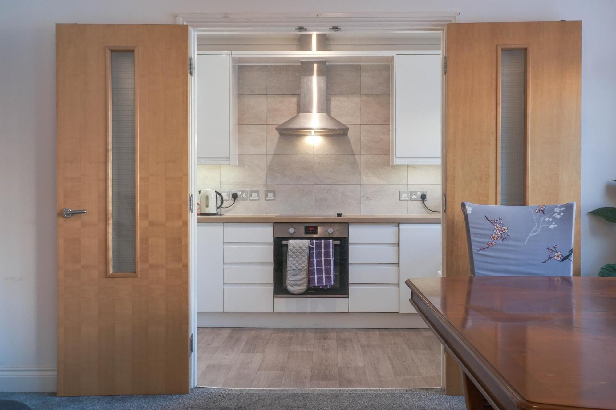 Bournemouth Beachfront Retreat 3 Bedroom 3 Bathroom Seaside B&B With Free Parking Exteriör bild
