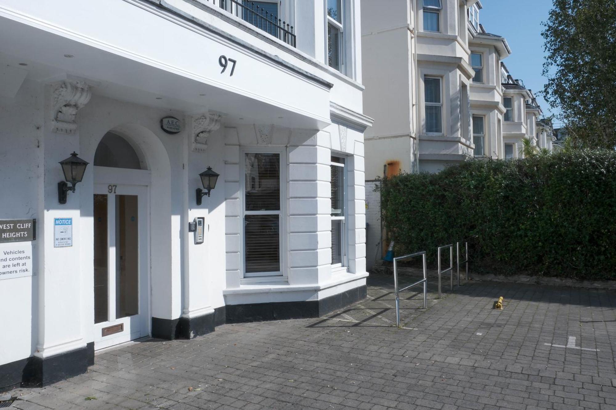 Bournemouth Beachfront Retreat 3 Bedroom 3 Bathroom Seaside B&B With Free Parking Exteriör bild