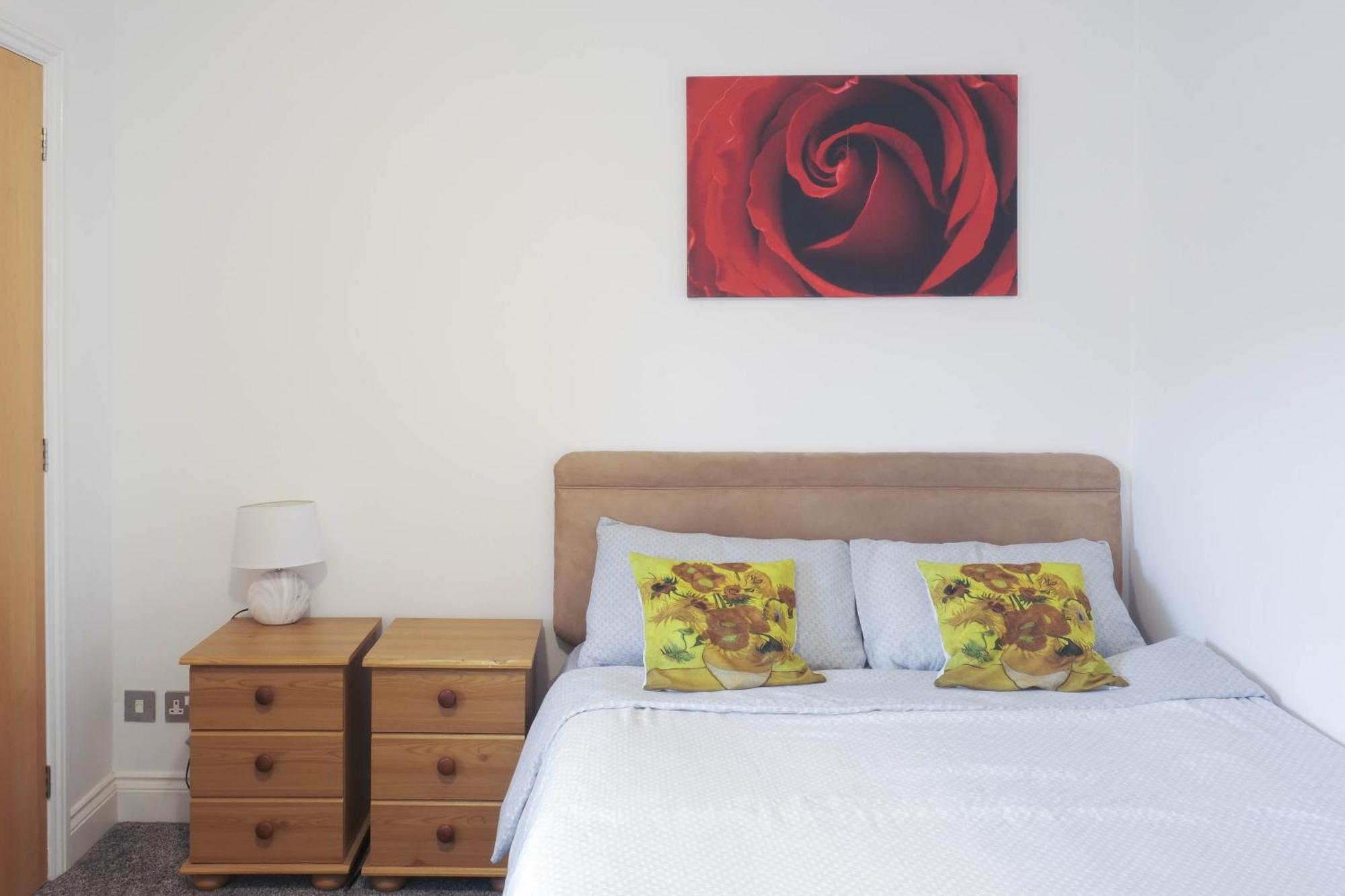Bournemouth Beachfront Retreat 3 Bedroom 3 Bathroom Seaside B&B With Free Parking Exteriör bild