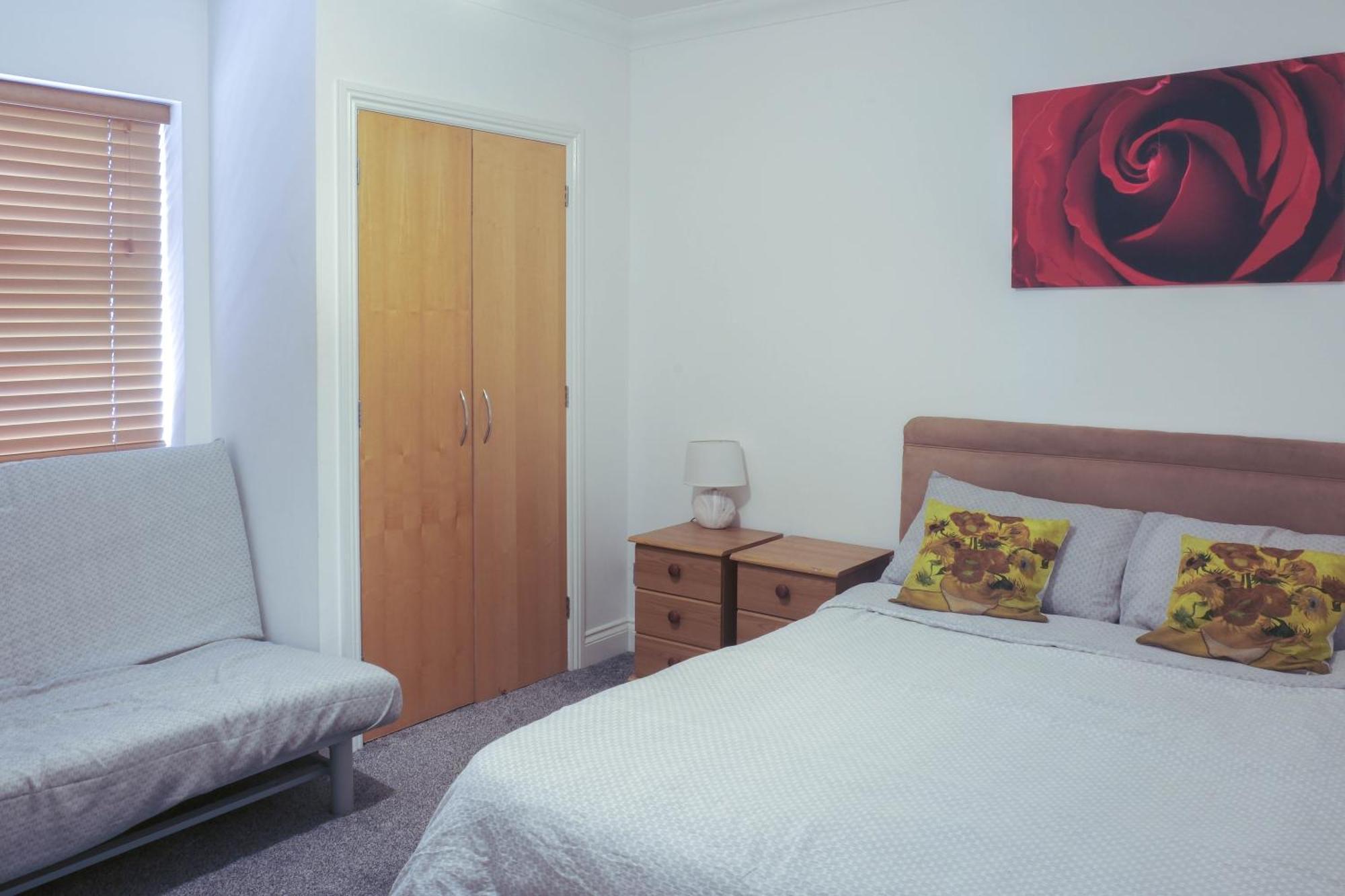 Bournemouth Beachfront Retreat 3 Bedroom 3 Bathroom Seaside B&B With Free Parking Exteriör bild